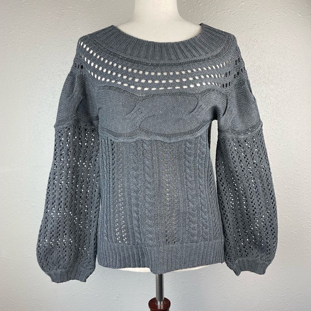 Gray loose Knit Crew Neck Sweater Size XS EUC